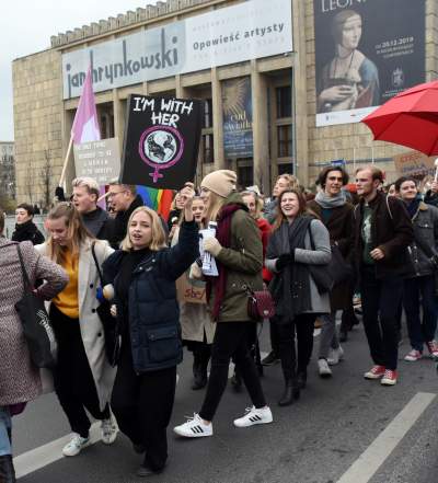 Dzień kobiet w Krakowie pod nadzorem: Manifa i... płacz dzieci - zdjęcie 18