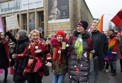 Dzień kobiet w Krakowie pod nadzorem: Manifa i... płacz dzieci - zdjęcie 15