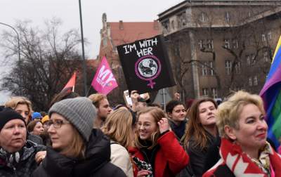 Dzień kobiet w Krakowie pod nadzorem: Manifa i... płacz dzieci - zdjęcie 16