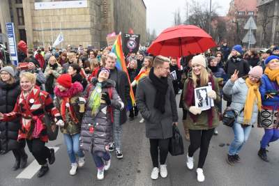 Dzień kobiet w Krakowie pod nadzorem: Manifa i... płacz dzieci - zdjęcie 14
