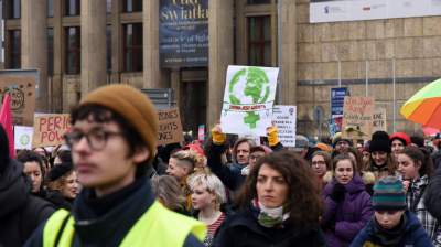 Dzień kobiet w Krakowie pod nadzorem: Manifa i... płacz dzieci - zdjęcie 19