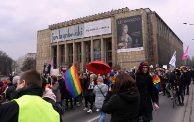 Dzień kobiet w Krakowie pod nadzorem: Manifa i... płacz dzieci - zdjęcie 17