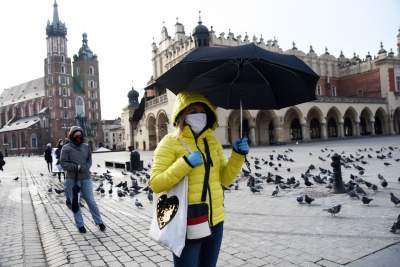Największe zgromadzenie na Rynku w czasie obostrzeń - zdjęcie 11