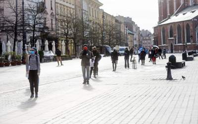 Największe zgromadzenie na Rynku w czasie obostrzeń - zdjęcie 34