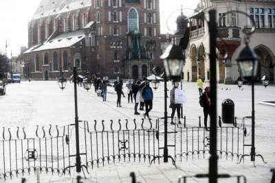Największe zgromadzenie na Rynku w czasie obostrzeń - zdjęcie 26