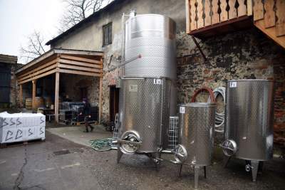 Tutaj świętują 11 listopada butelkami szczególnego wina - zdjęcie 12