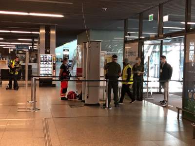 Pierwsi pasażerowie w Balicach, specjalny ceremoniał (1 czerwca 2020) - zdjęcie 7