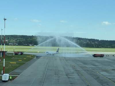 Pierwsi pasażerowie w Balicach, specjalny ceremoniał (1 czerwca 2020) - zdjęcie 6