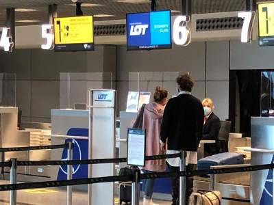 Pierwsi pasażerowie w Balicach, specjalny ceremoniał (1 czerwca 2020) - zdjęcie 10