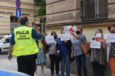 Kolejna kukła Andrzeja Dudy krąży po Krakowie... - zdjęcie 5