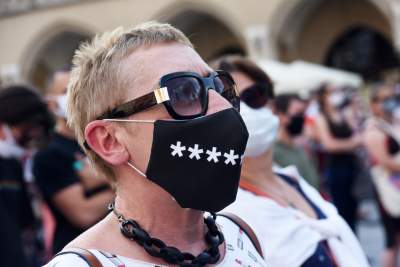 Protest kobiet w Krakowie: "Nie chcemy programu "Wpi**dol plus" - zdjęcie 24