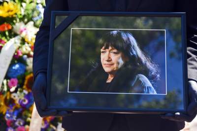 Ewa Demarczyk spoczęła na Cmentarzu Rakowickim obok przyjaciół z Piwnicy pod Baranami - zdjęcie 2