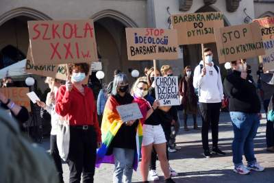 "Strefa wolna od kurator Barbary Nowak". Protest w Krakowie - zdjęcie 2