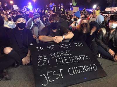 Strajk Kobiet zablokował Kraków, fot. Jan Graczyński - zdjęcie 13