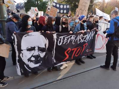 Protestujący studenci przed "oknem papieskim", fot. Marek Lasyk - zdjęcie 6