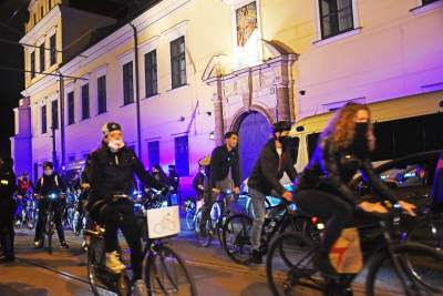 Rowerzyści z wieszakami w kaskach, „Moje ciało, mój wybór” - zdjęcie 11