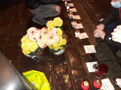 Cichy protest na Franciszkańskiej 3   (2 listopada 2020, fot. Marek Lasyk) - zdjęcie 2