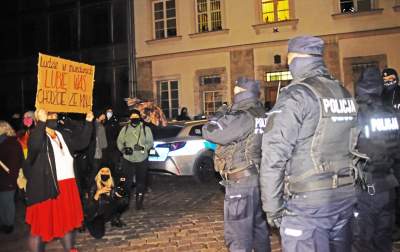 Manifestacja solidarnościowa z szykanowanymi dziennikarzami - zdjęcie 45