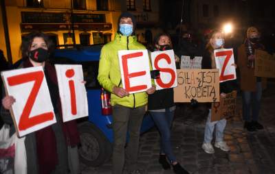 Manifestacja solidarnościowa z szykanowanymi dziennikarzami - zdjęcie 6
