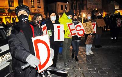 Manifestacja solidarnościowa z szykanowanymi dziennikarzami - zdjęcie 16