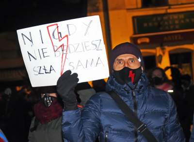 Manifestacja solidarnościowa z szykanowanymi dziennikarzami - zdjęcie 35