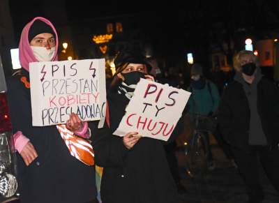 Manifestacja solidarnościowa z szykanowanymi dziennikarzami - zdjęcie 30