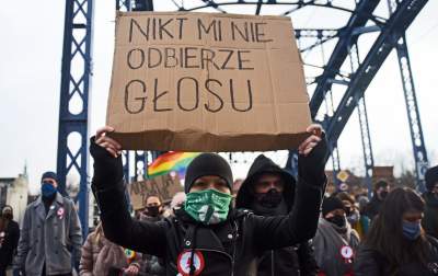 Wielotysięczny pochód przez miasto: "Mamy prawo. Głos to za mało" - zdjęcie 19