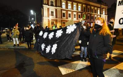 Pokojowy protest w obronie klimatu. Policja interweniuje - zdjęcie 19
