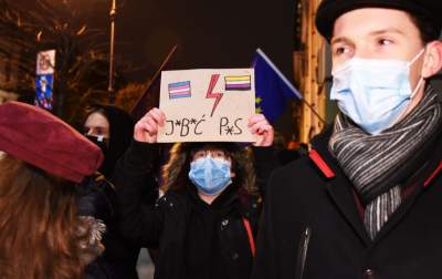 Pokojowy protest w obronie klimatu. Policja interweniuje - zdjęcie 17