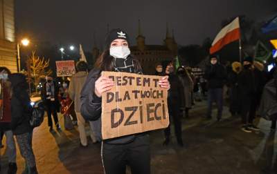 Pokojowy protest w obronie klimatu. Policja interweniuje - zdjęcie 4