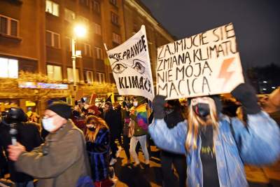 Pokojowy protest w obronie klimatu. Policja interweniuje - zdjęcie 28
