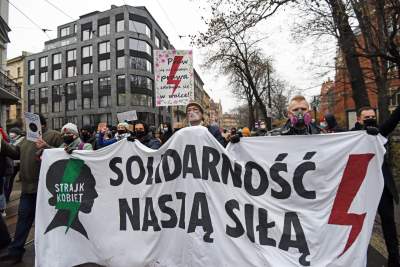 "Proszę mnie nie bić". Protest Strajku Kobiet w Krakowie - zdjęcie 9