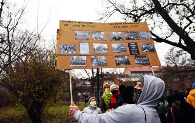 "Proszę mnie nie bić". Protest Strajku Kobiet w Krakowie - zdjęcie 31