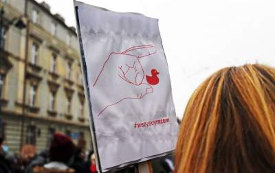 "Proszę mnie nie bić". Protest Strajku Kobiet w Krakowie - zdjęcie 25