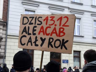 "Proszę mnie nie bić". Protest Strajku Kobiet w Krakowie - zdjęcie 17