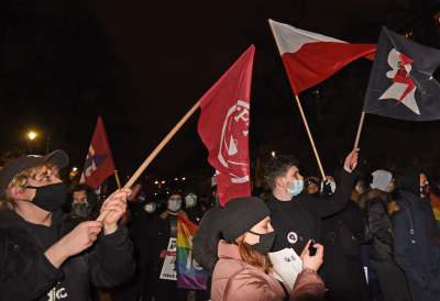 Wielotysięczny protest w Krakowie przeciwko całkowitemu zakazowi aborcji - zdjęcie 7