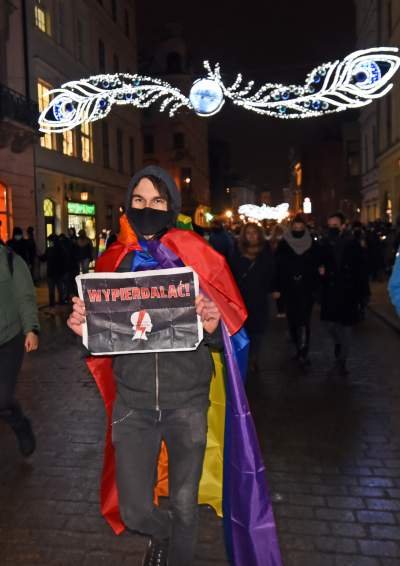 Wielotysięczny protest w Krakowie przeciwko całkowitemu zakazowi aborcji - zdjęcie 44