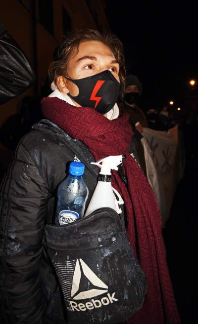 Wielotysięczny protest w Krakowie przeciwko całkowitemu zakazowi aborcji - zdjęcie 36