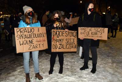 Wielotysięczny protest w Krakowie przeciwko całkowitemu zakazowi aborcji - zdjęcie 5