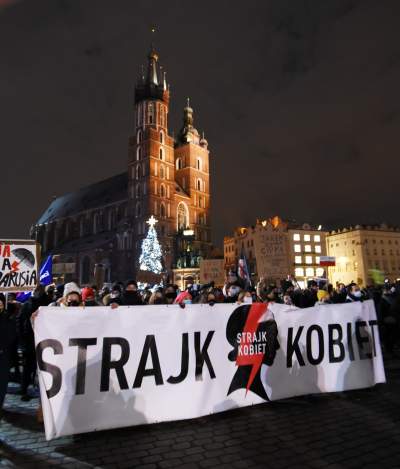 Wielotysięczny protest w Krakowie przeciwko całkowitemu zakazowi aborcji - zdjęcie 49
