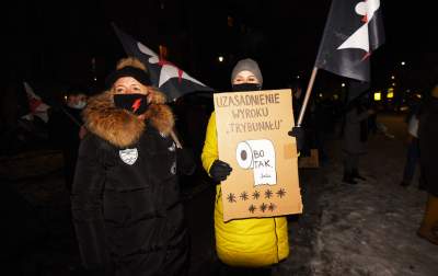 Wielotysięczny protest w Krakowie przeciwko całkowitemu zakazowi aborcji - zdjęcie 4