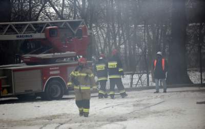 Archiwum pali się nadal.  Trudna akcja strażaków trwa... - zdjęcie 13