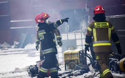 Archiwum pali się nadal.  Trudna akcja strażaków trwa... - zdjęcie 17