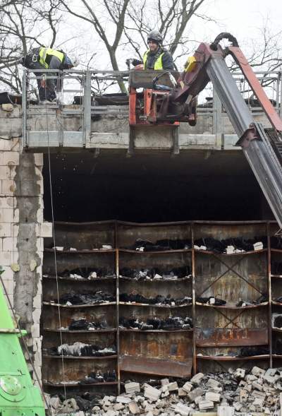 Tyle zostało z miejskiego archiwum. Zaczęła się rozbiórka (14.04.2021) - zdjęcie 21