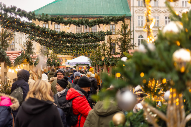 Konkurencja dla Jarmarku Bożonarodzeniowego na Rynku Głównym. Zyskuje popularność