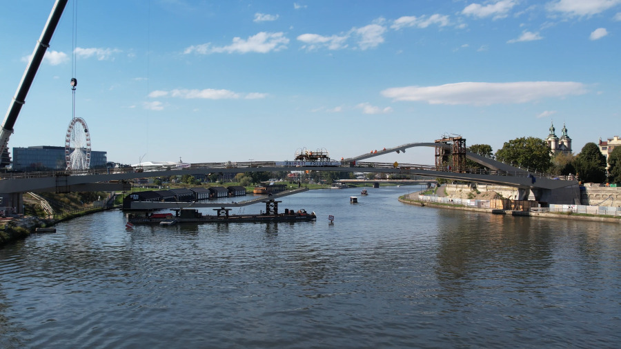 Naukowcy rozedrgali kładkę nad Wisłą, musieli to sprawdzić