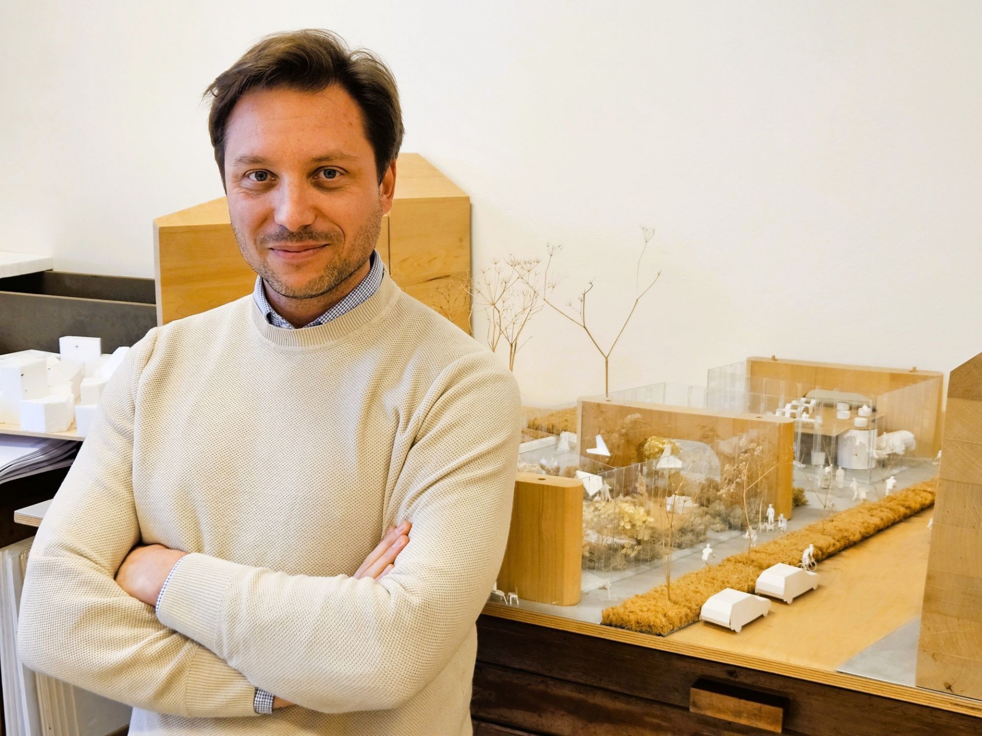 Coraz więcej Polaków woli dom droższy i ekologiczny. Krakowski naukowiec komentuje