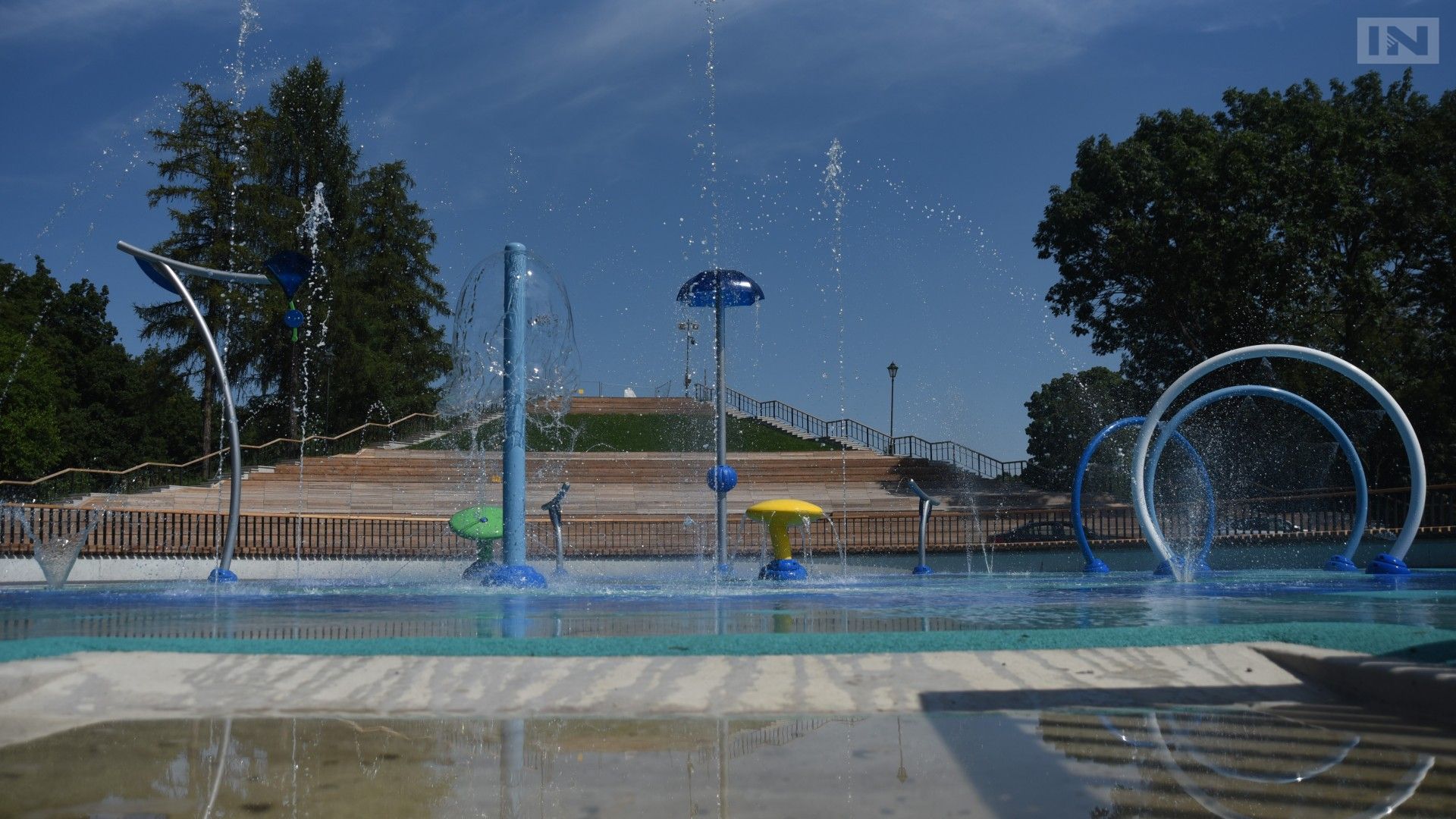 Pusta sadzawka w Parku Jordana, remont autostardy czyli... lanie wody