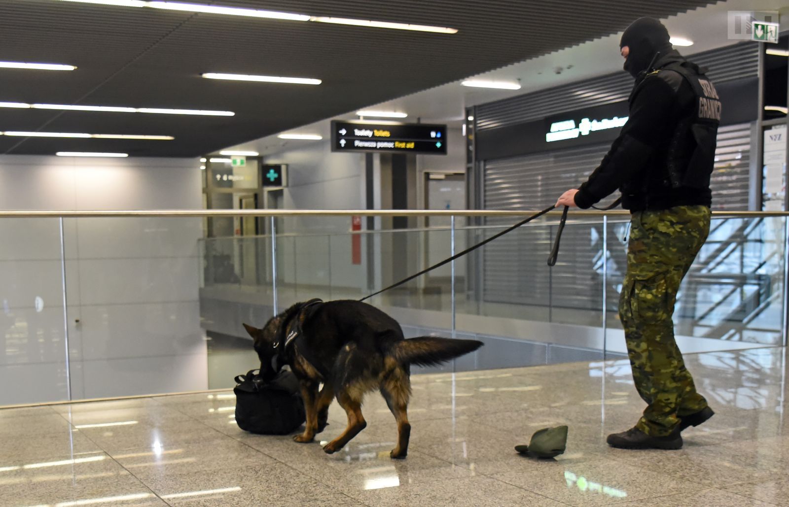 Głupie żarty na krakowskim lotnisku, to zawsze źle się kończy