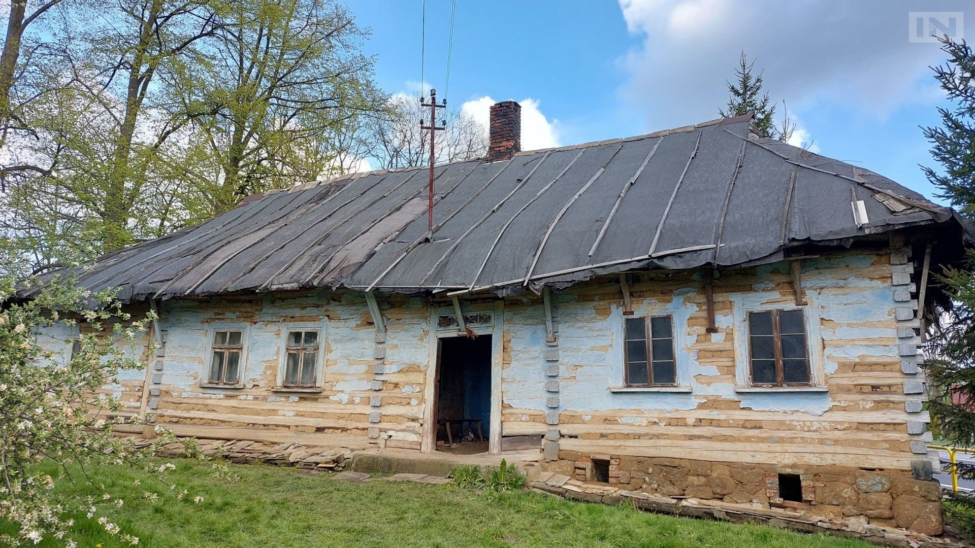 Skarby w skansenie budowanym w Branicach, niezwykłe znaleziska - w belce wieńcowej